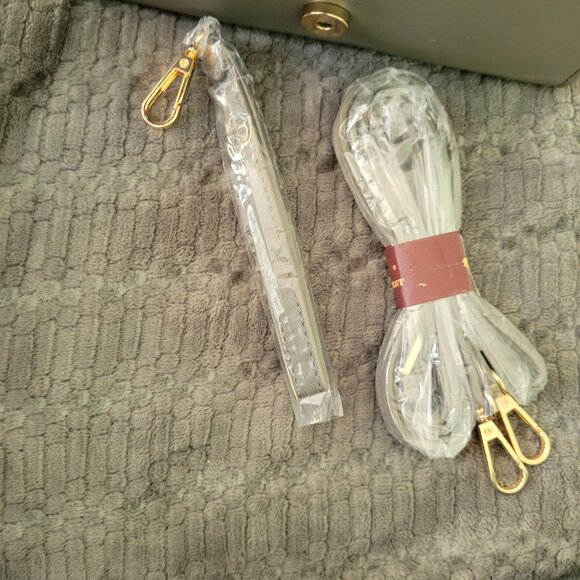 Montana West Small Crossbody Bag - Picture 7 of 9